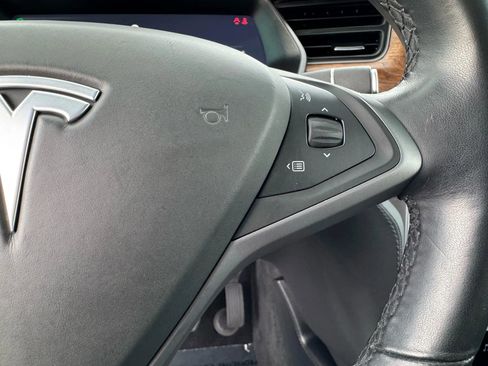 Used 2018 Tesla Model X 75D image 36