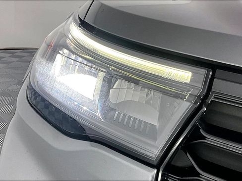 Used 2025 Ford Explorer ST-Line w/ ST-Line Street Pack AWD/4WD image 29