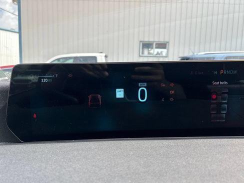 Used 2025 Ford Expedition Platinum AWD/4WD image 14
