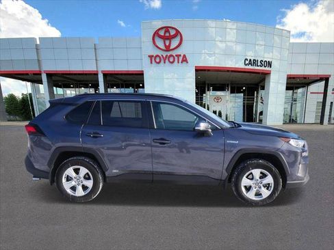 Certified 2020 Toyota RAV4 XLE w/ Convenience Package image 4
