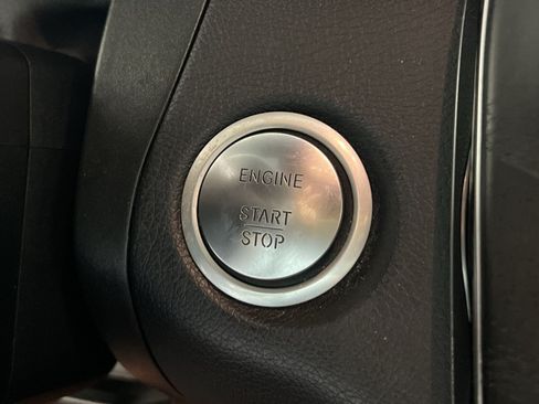 Used 2019 Mercedes-Benz GLC 300 4MATIC image 36