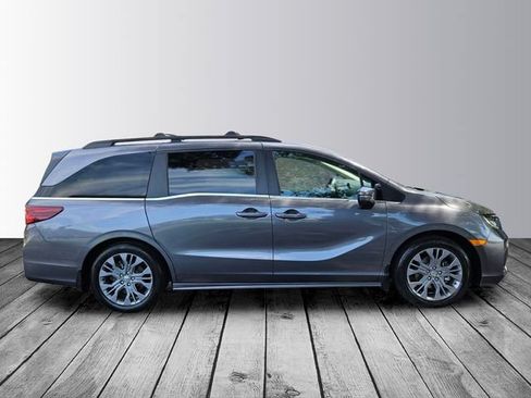 Used 2025 Honda Odyssey Touring image 6