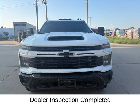 Used 2025 Chevrolet Silverado 2500 Custom w/ Custom Value Package AWD/4WD image 3