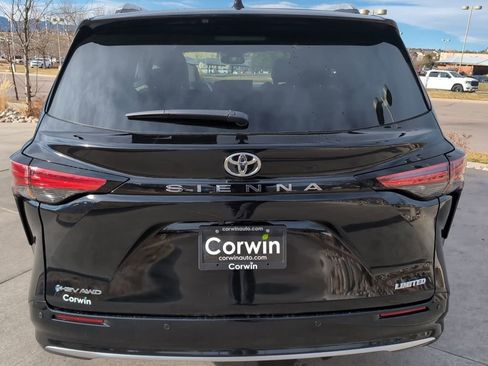 Used 2026 Toyota Sienna Limited image 6