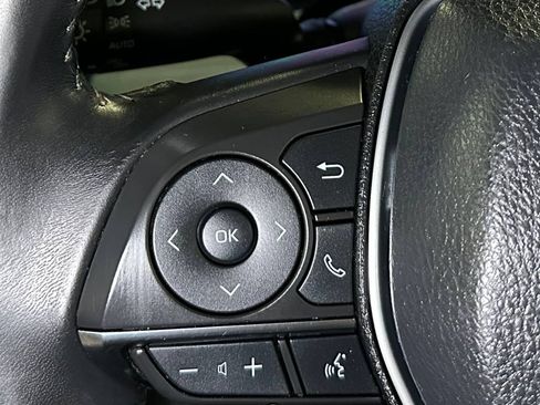 Used 2018 Toyota Camry XLE FWD image 25