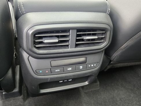 Used 2025 Honda Pilot Touring image 14