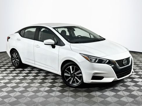 Used 2022 Nissan Versa SV FWD image 35