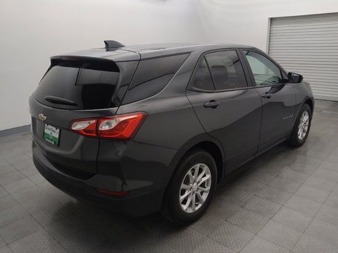 Used 2021 Chevrolet Equinox LS FWD image 9