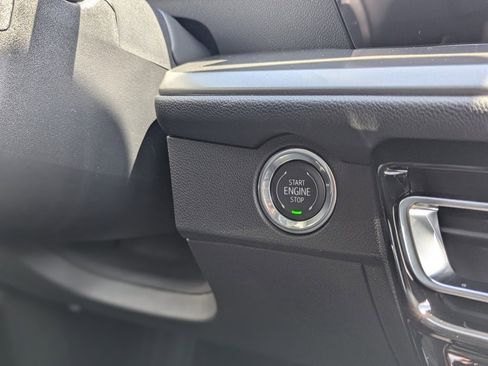 New 2026 Chevrolet Traverse LT image 21