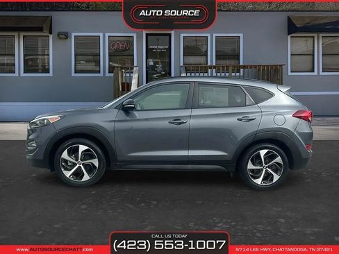 Used 2017 Hyundai Tucson Night w/ Cargo Package FWD image 4