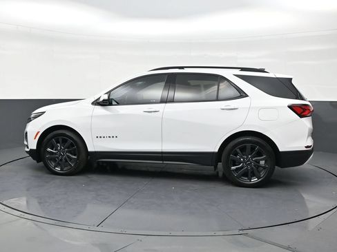 Used 2023 Chevrolet Equinox RS FWD image 2