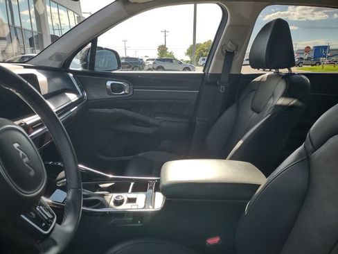 Certified 2025 Kia Sorento SX AWD/4WD image 11