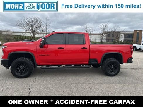Used 2025 Chevrolet Silverado 2500 ZR2 w/ Technology Package image 4