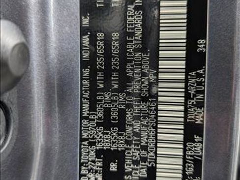 Used 2023 Toyota Highlander LE image 24