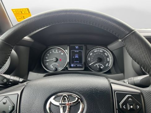 Used 2019 Toyota Tacoma TRD Off-Road image 11