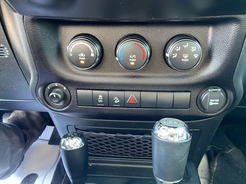 Used 2016 Jeep Wrangler Sport AWD/4WD image 19