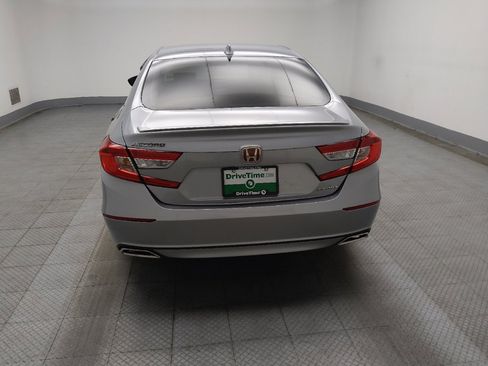 Used 2018 Honda Accord Sport image 6