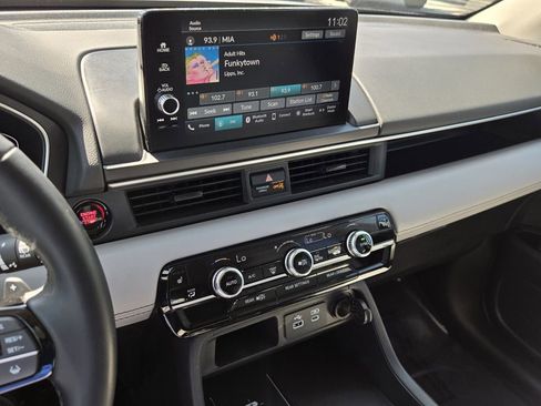 Certified 2025 Honda Pilot EX-L image 19