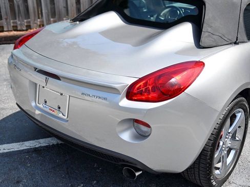 Used 2007 Pontiac Solstice Convertible w/ Premium Package RWD image 26