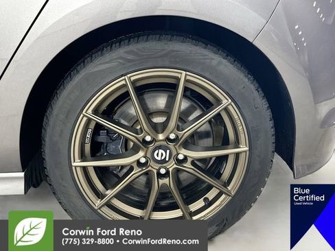 Used 2017 Volkswagen Golf R 4-Door image 34