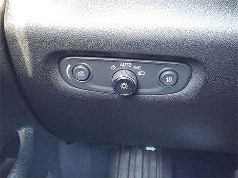 Used 2020 Chevrolet Traverse LT w/ LPO, Blackout Package image 22