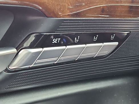 Used 2018 Genesis G90 3.3T Premium AWD/4WD image 24