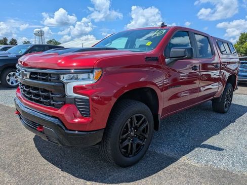 Used 2025 Chevrolet Silverado 1500 LT Trail Boss w/ Convenience Package II AWD/4WD image 7