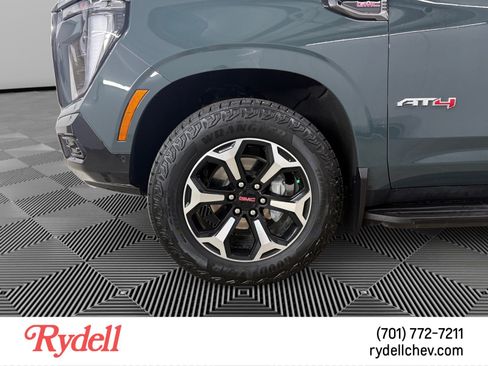 Used 2026 GMC Yukon AT4 AWD/4WD image 9