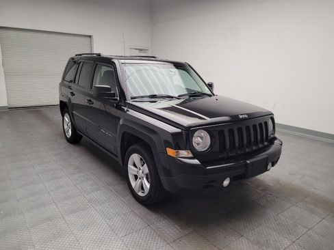 Used 2017 Jeep Patriot Latitude FWD image 13