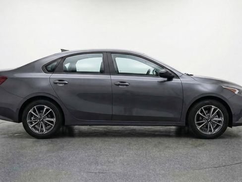 Used 2024 Kia Forte LXS FWD image 11