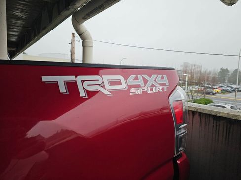 Used 2022 Toyota Tacoma TRD Sport image 31