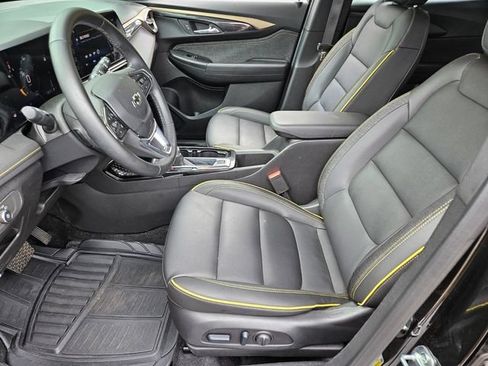 Used 2025 Chevrolet TrailBlazer ACTIV w/ Convenience Package FWD image 7