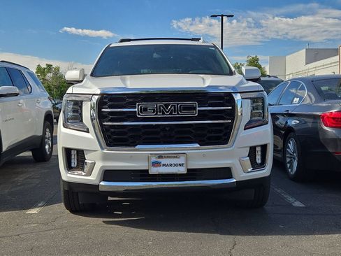 Used 2024 GMC Yukon XL SLT w/ SLT Premium Package AWD/4WD image 2