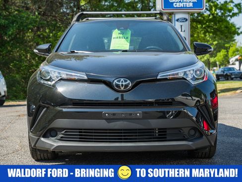 Used 2019 Toyota C-HR XLE FWD image 2