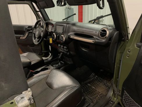 Used 2016 Jeep Wrangler Sahara image 43