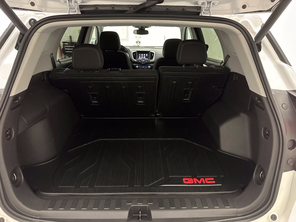 Used 2023 GMC Terrain SLE w/ Driver Convenience Package AWD/4WD image 6