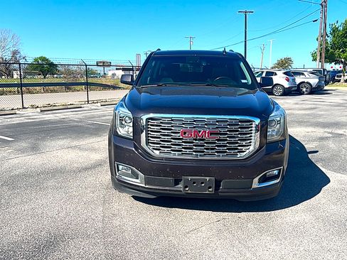 Used 2018 GMC Yukon XL Denali w/ Denali Ultimate Package image 3