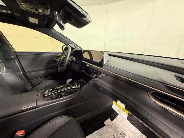 Used 2026 Toyota Crown Platinum AWD/4WD image 32