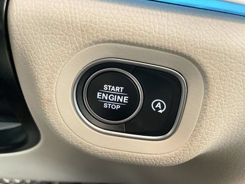 Used 2024 Mercedes-Benz GLE 350 4MATIC image 11