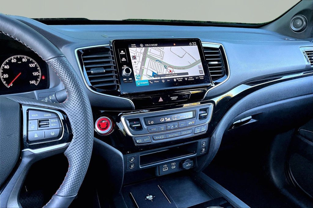 Used 2025 Honda Ridgeline Black Edition image 9