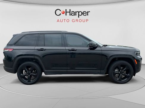 Used 2023 Jeep Grand Cherokee Limited w/ Luxury Tech Group II AWD/4WD image 2