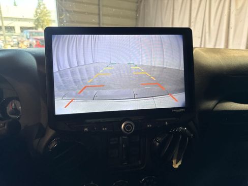 Used 2016 Jeep Wrangler Unlimited Sahara AWD/4WD image 27