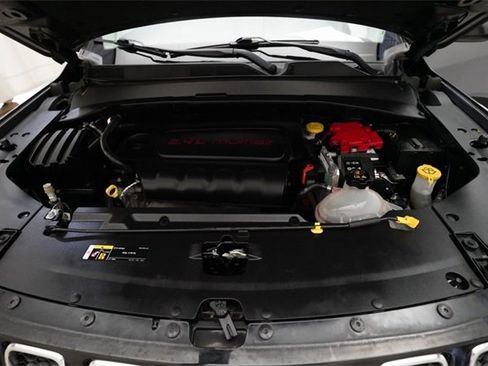 Used 2020 Jeep Compass Latitude w/ Cold Weather Group image 3