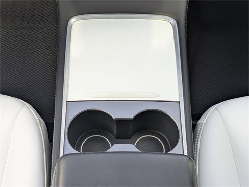 Used 2022 Tesla Model 3 Performance image 18