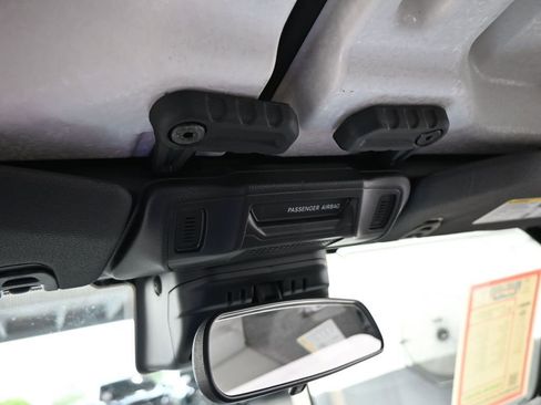 Used 2024 Jeep Gladiator Sport image 30