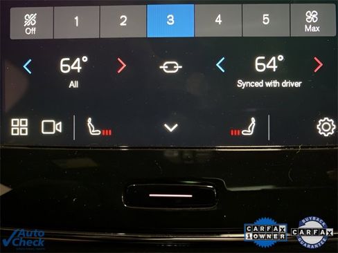 Used 2025 Volvo XC40 B5 Core image 41