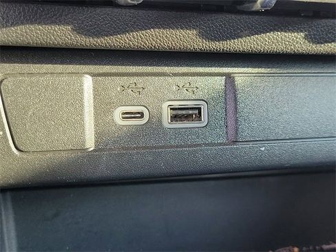 Used 2024 Chevrolet Colorado Z71 w/ Z71 Convenience Package 2 image 25