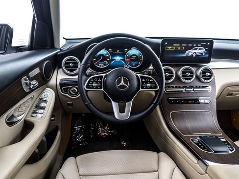 Used 2022 Mercedes-Benz GLC 300 image 5