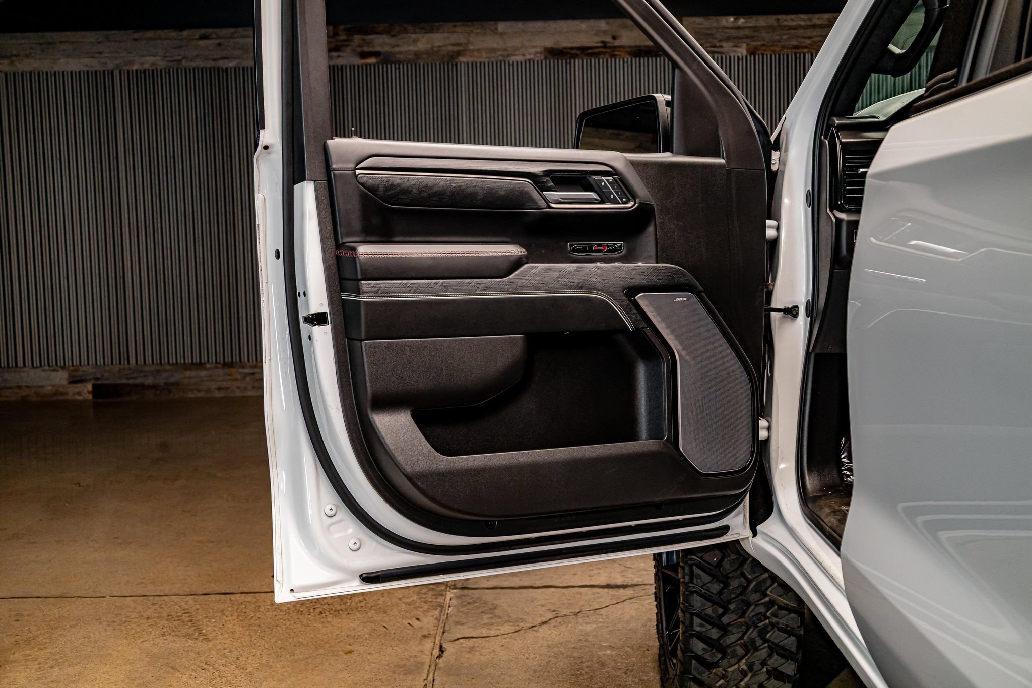 Used 2025 GMC Sierra 1500 AT4X AWD/4WD image 37