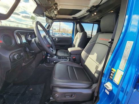 Used 2025 Jeep Wrangler Unlimited Rubicon AWD/4WD image 15